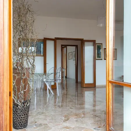 Giuliana Apartment